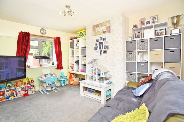 23 Woodfield Road, Harrogate photo 3