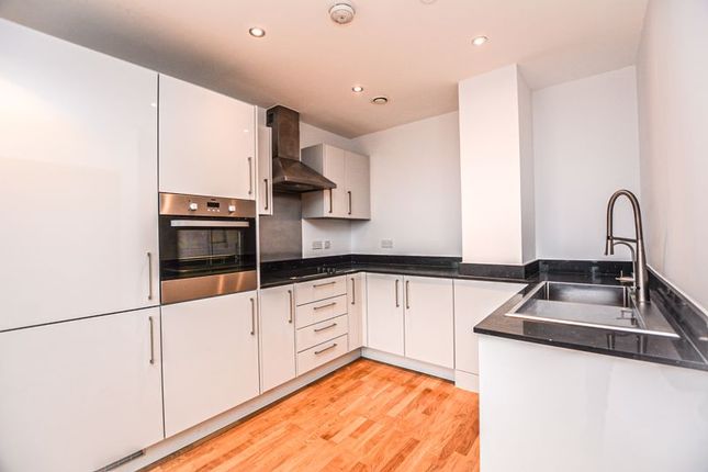 53 Highbanks, Southchurch Avenue, Southend-On-Sea photo 3