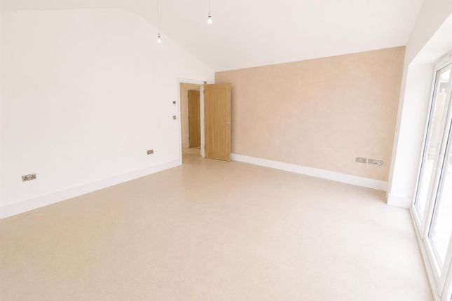 143, Corby Road, Corby photo 4