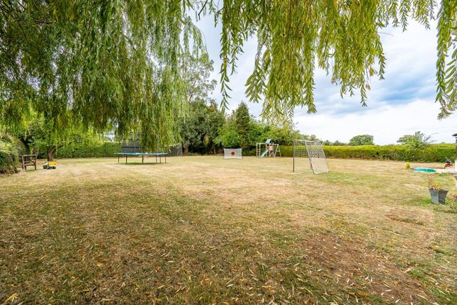 Hatchescrote, Church End, Dunmow photo 4