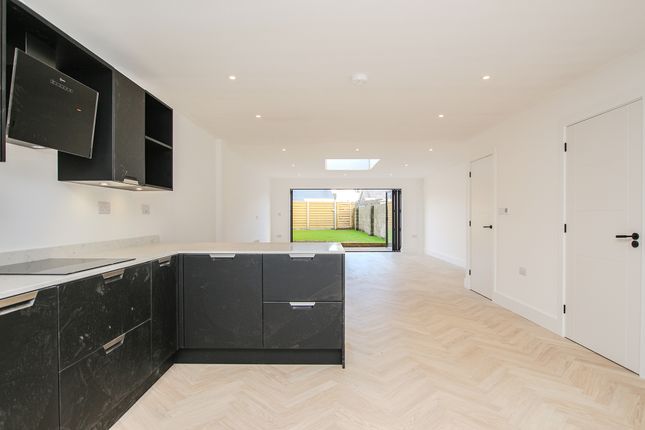 2, La Rochelle, Vale Road, St Sampson's photo 4