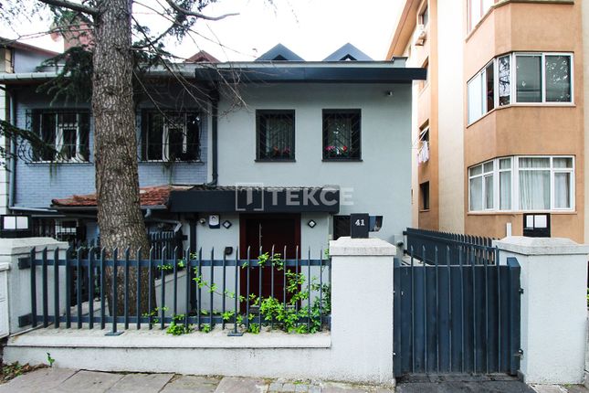 Semi-detached house for sale in Akat, Beşiktaş, İstanbul, Türkiye