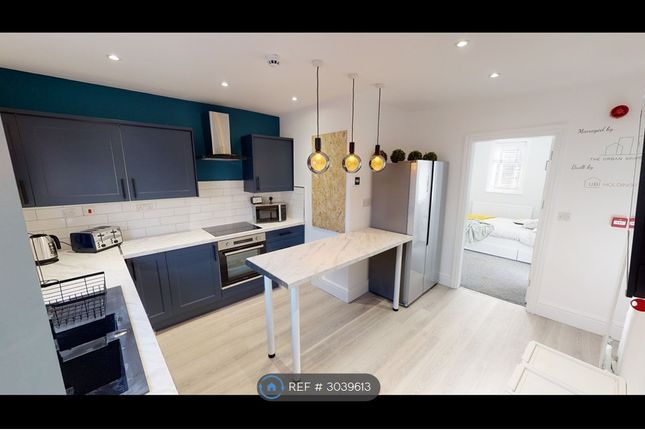 Bingham Street, Swinton, Manchester photo 3