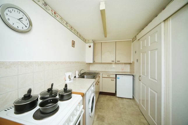 Flat for sale in Eastgate Gardens, Taunton