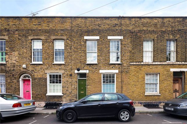 Terraced house for sale in Barnes Street, Limehouse, London