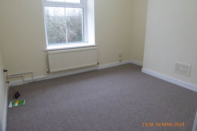 Flat to rent in Emlyn Terrace, Carmarthen