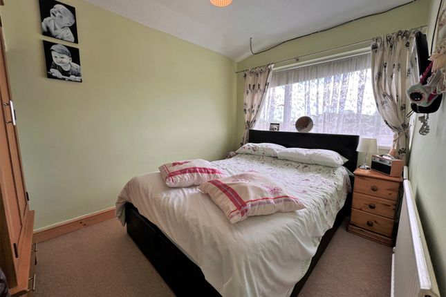 Town house for sale in Broadsands Drive, Gosport