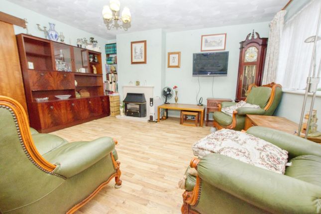 95, Alfriston Gardens, Southampton photo 3
