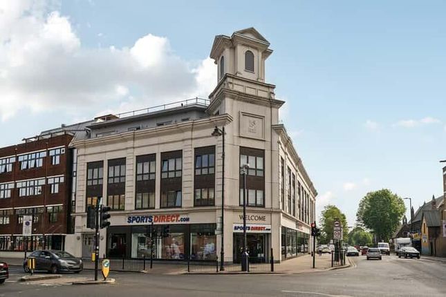 1-bed flat on High Road, London, £243,000