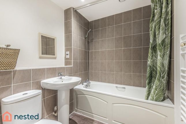 Flat for sale in George Mathers Road, Elephant &amp; Castle, London