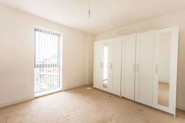 Flat for sale in Woodmill Road, Clapton, London