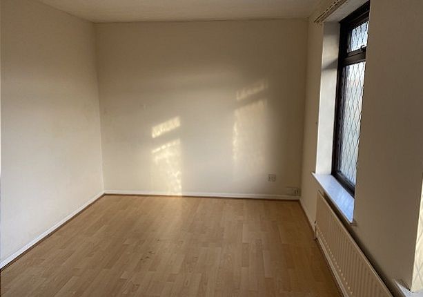 14, Keynes Drive, Wolverhampton photo 5