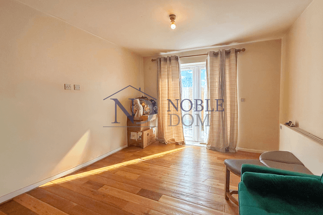 1 Spa House, 48 Varcoe Gardens, Hayes photo 4