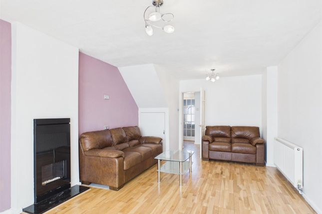 1, Armstrong Close, Leamington Spa photo 4