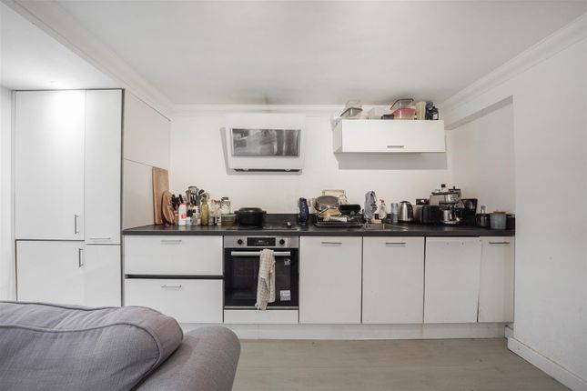 1c, 14, Fairhazel Gardens, London photo 4
