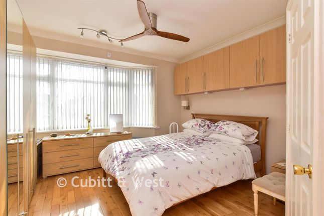 54, Malines Avenue, Peacehaven photo 4