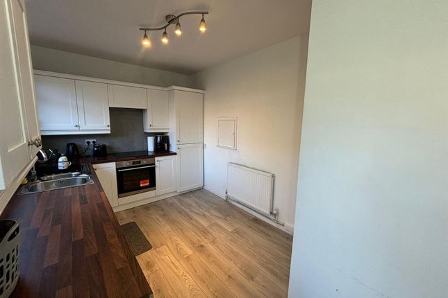 13, Woodhall Avenue, Manchester photo 3