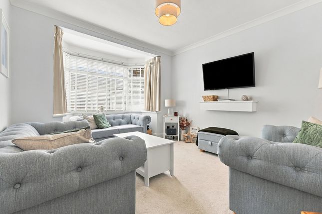 213, Prittlewell Chase, Westcliff-on-sea photo 3
