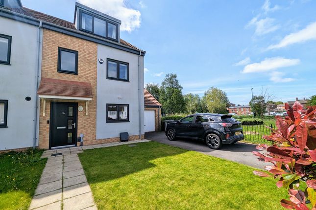 Thumbnail Town house for sale in Laygate, South Shields