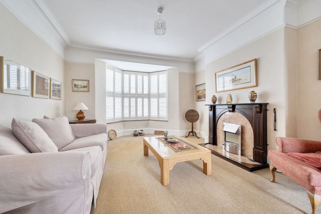 15 The Crescent, Truro photo 3
