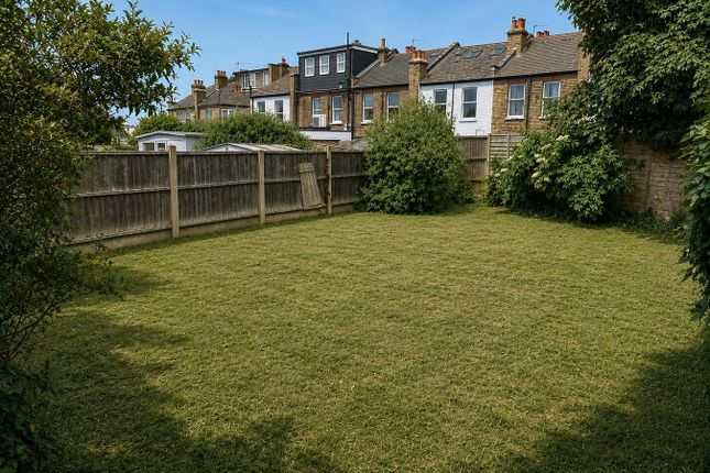 39, Melbourne Avenue, Ealing photo 3