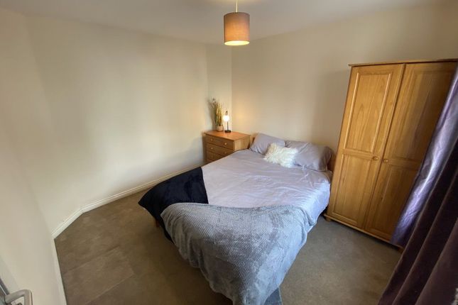 Room to rent in Rm 2, Brickton Road, Peterborough