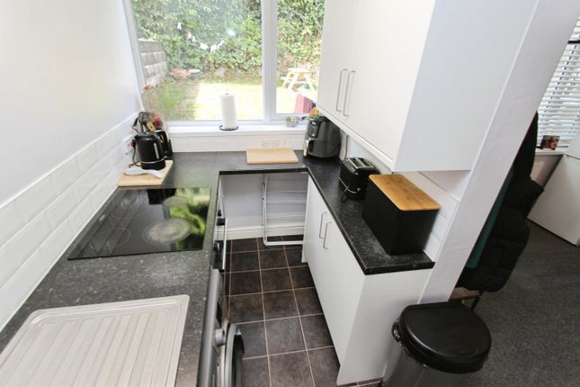 19, School Lane, Chilwell photo 3