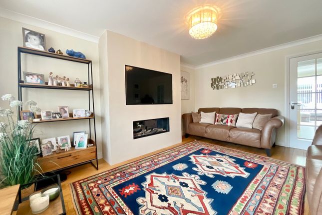 28, Priory Way, Newport photo 5
