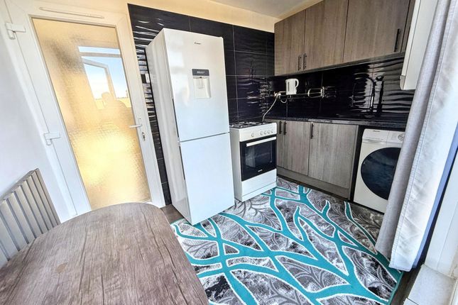 74, Neville Court, Washington photo 4