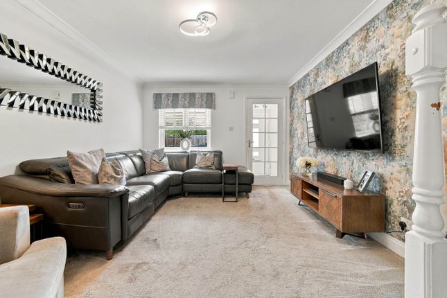 39, Archers Avenue, Irvine photo 4