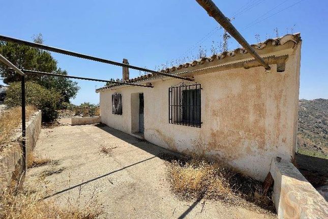 Thumbnail Town house for sale in Sayalonga, Andalusia, Spain