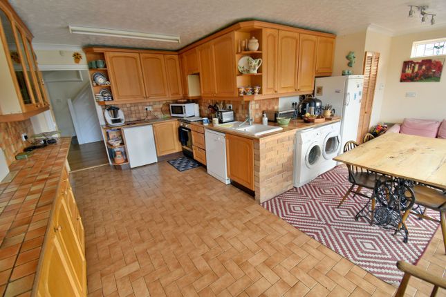 Glamis Avenue, Bournemouth photo 3