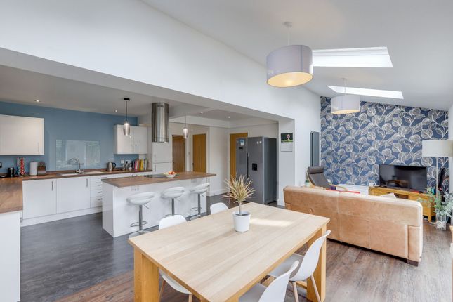 27 Long Hill Rise, Nottingham photo 4
