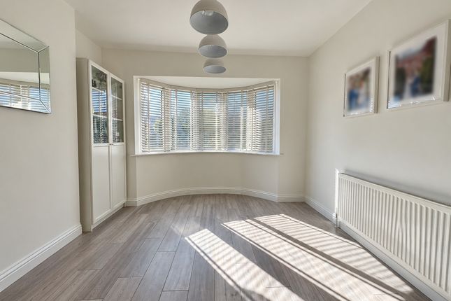 67, Somerset Avenue, Rochford photo 4