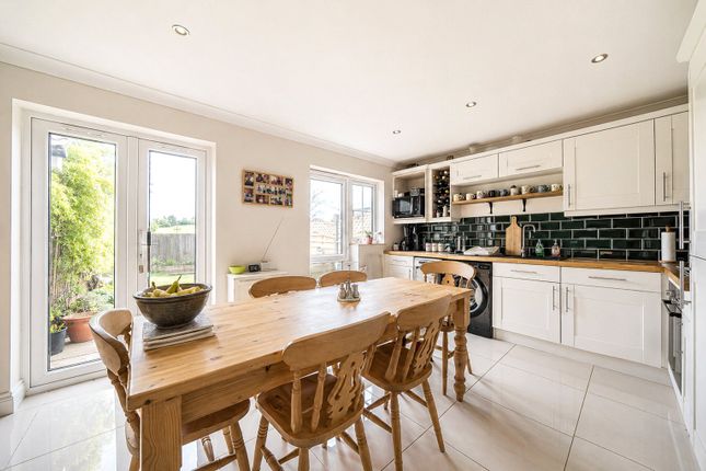 17, Inhams Road, Alton photo 4