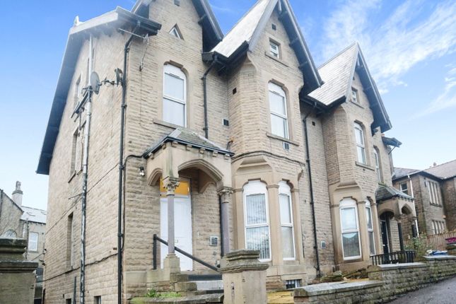 Room to rent in Trinity Street, Huddersfield