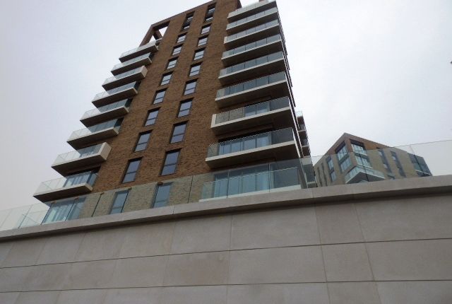 Flat to rent in Patterson Tower, Kidbrooke Park Road, London