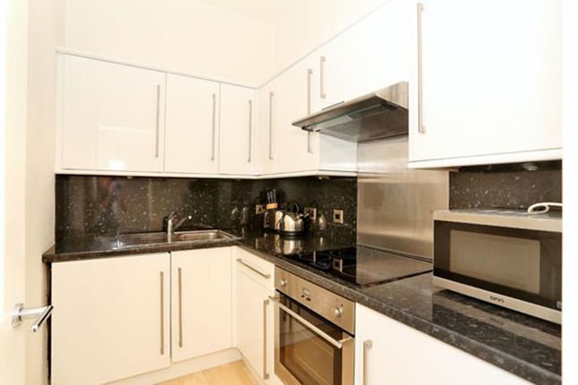Flat to rent in Ashvale Place, Second Floor