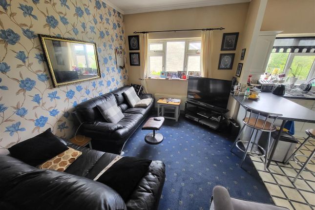 Thumbnail Flat for sale in Redfield Road, Midsomer Norton, Radstock