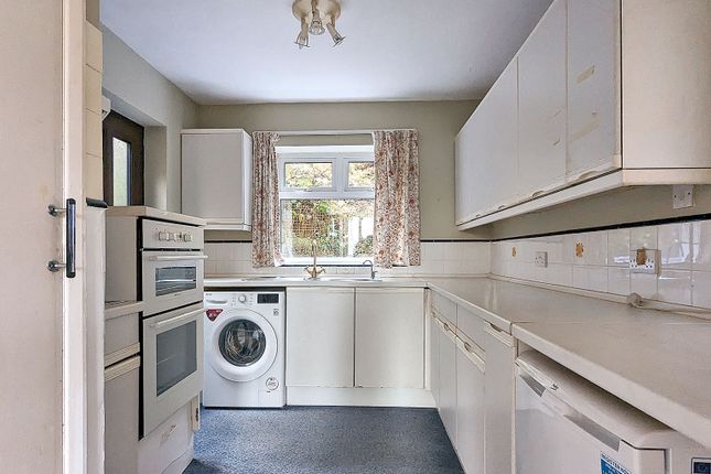 58, Cherry Tree Avenue, Surrey photo 3
