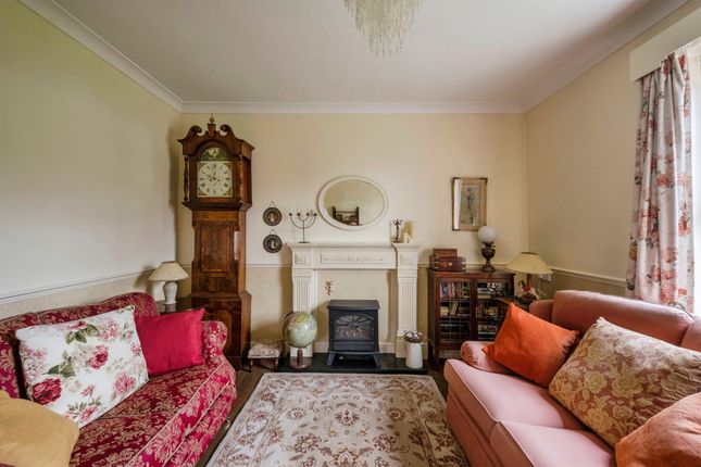4, Blyton Road, Gainsborough photo 2