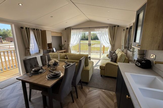 YR20 - Willerby Gainsborough Lodge at South Lakeland Leisure Village, Borwick Ln, Warton, Carnforth photo 3