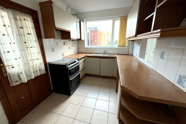 Herricks Avenue, Leicester photo 5