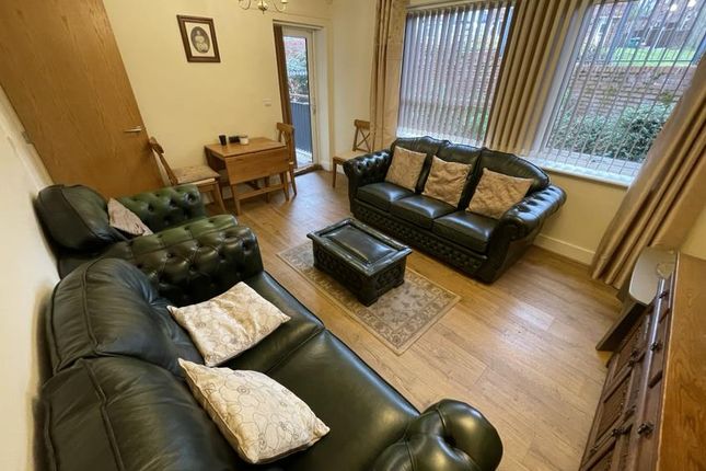 Flat for sale in Hall Farm Road, Swadlincote