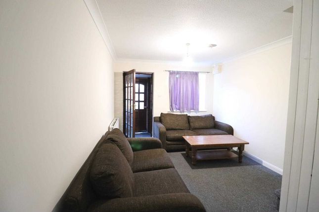 1, Smewin Court, High Wycombe photo 3
