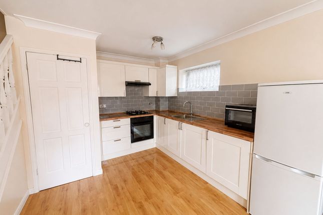 4 Loxley Court Morris Road, Romford photo 2