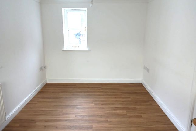 Flat 6, Friends Court, New Inn Yard, WISBECH photo 2
