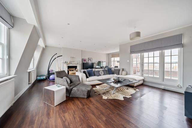 Flat 84 Apsley House,, Finchley Road, London photo 4