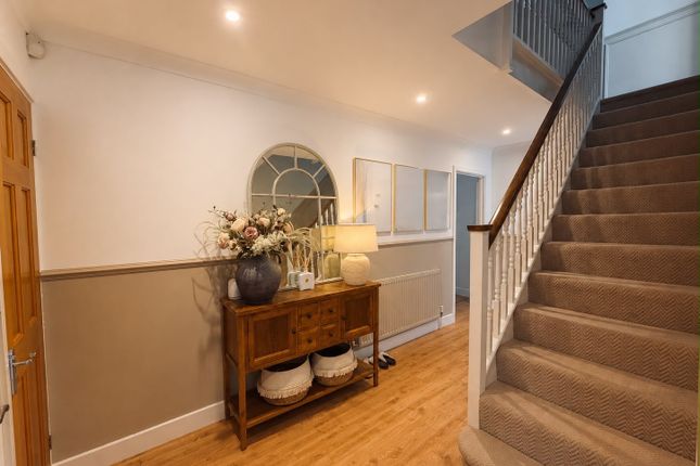 5-bed house on 3, Birchmead, WATFORD, £4,750/mo