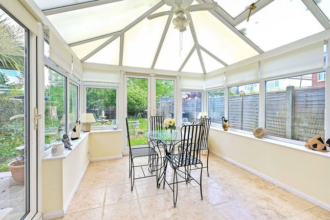 8, Aymer Drive, Surrey photo 4